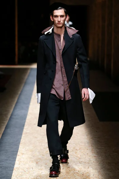 Look 29